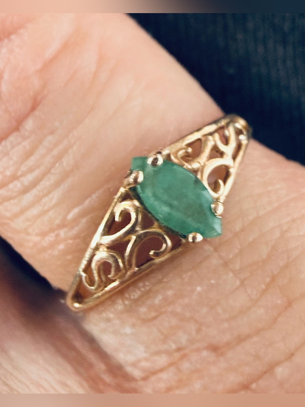 Copy✨ Natural Emerald in 10kt Gold Filigree Ring💫